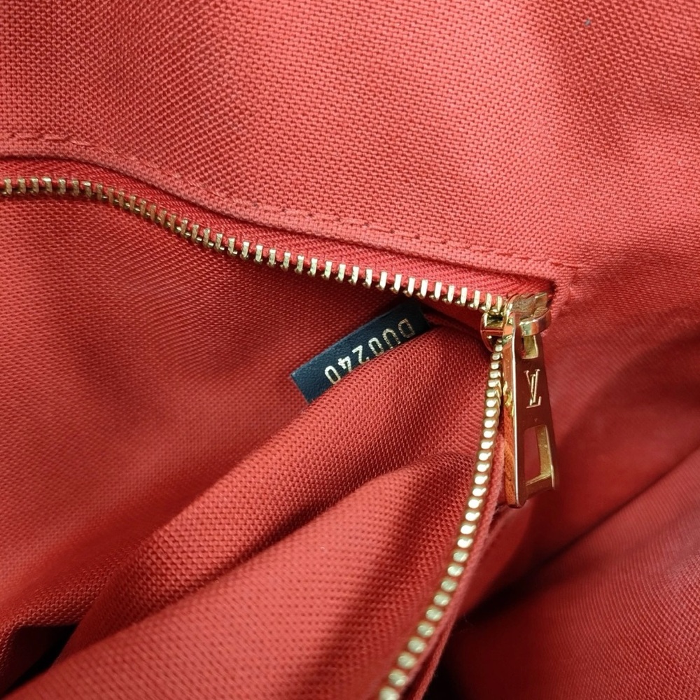 Louis Vuitton OnTheGo MM Monogram Tote - Picture 16 of 16